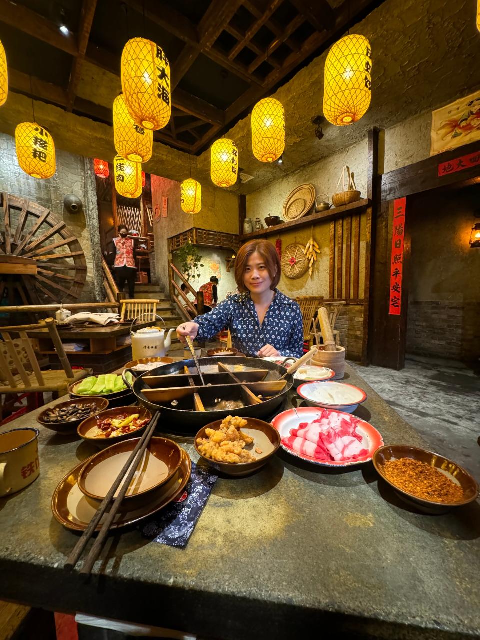 The decor and atmosphere at Chong Qing Lao Zao makes the place seem hundreds of years old.