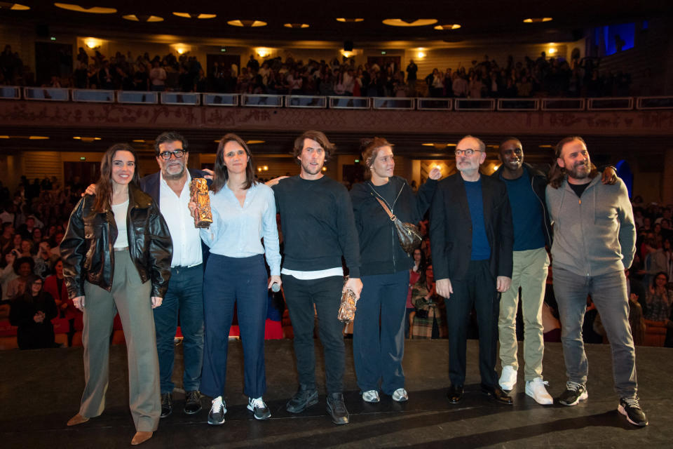 Casting du film "Je verrai toujours vos visages" sur la scène du Grand Rex