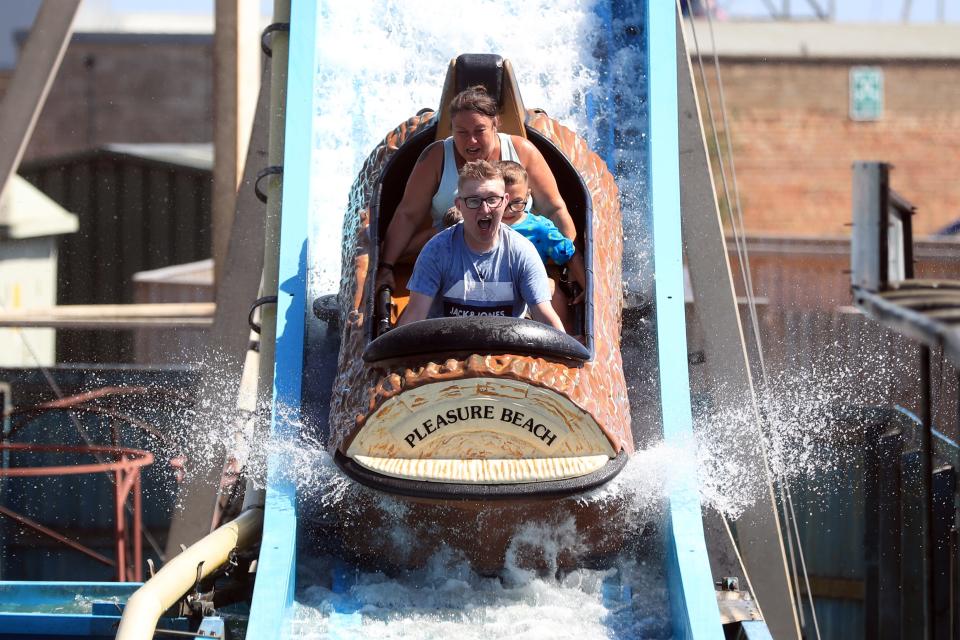 log flume ride