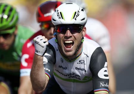 Cycling - Tour de France cycling race - The 190.5 km (118 miles) Stage 6 from Arpajon-sur-Cere to Montauban, France - 07/07/2016 - Team Dimension Data rider Mark Cavendish of Britain wins on finish line. REUTERS/Stringer