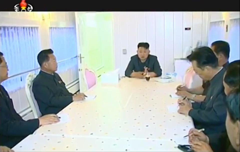 kim jong un train conference room