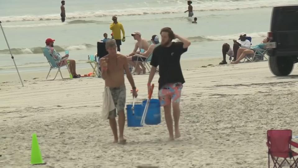 Volunteers helped spread awareness about littering.