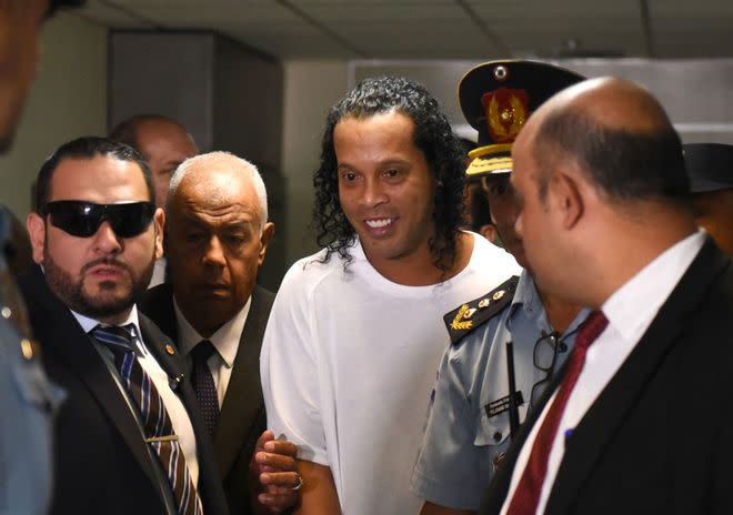 &quot;Ohne Rücksicht auf Verluste!&quot; Ronaldinho-Skandal wird  Staatsaffäre