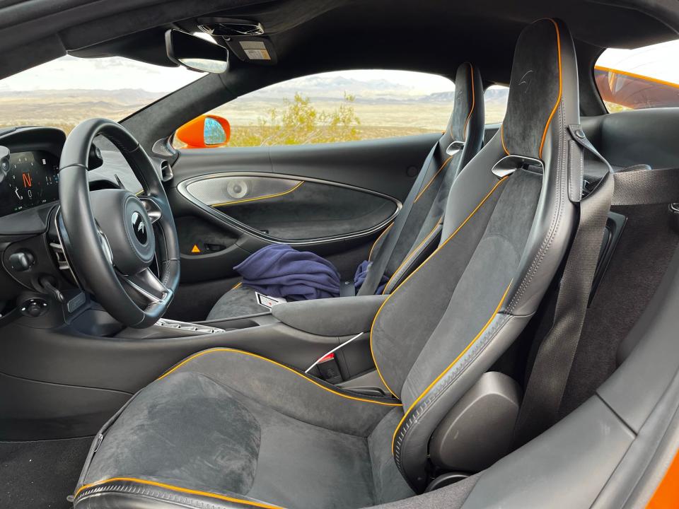 2023 McLaren  Artura interior