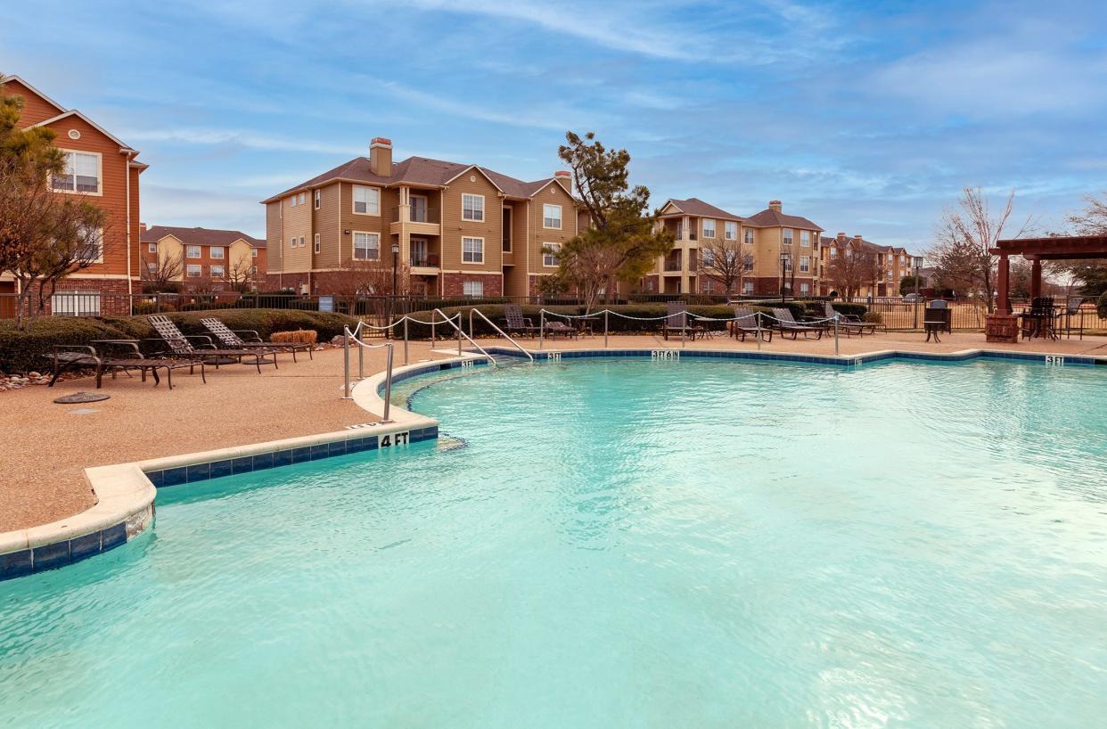 Weidner Apartment Homes has added to its Oklahoma portfolio by acquiring Sycamore Farms, a 398-unit apartment complex at 14900 N Pennsylvania Ave.