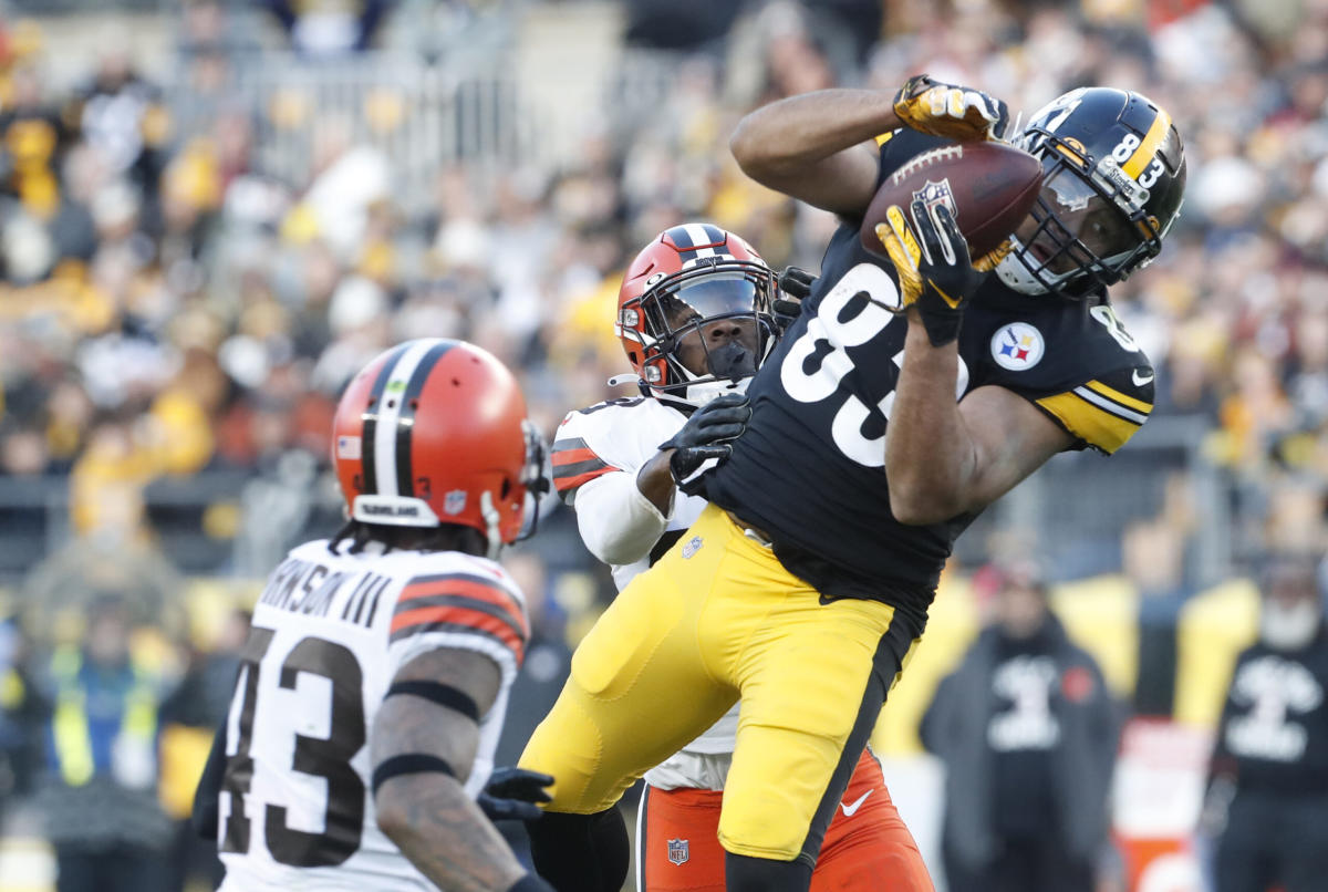 Sleeping, eating, film work and a little 'panic.' How the Steelers