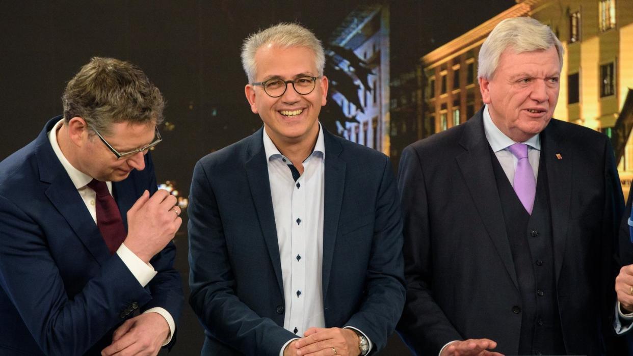 Thorsten Schäfer-Gümbel (SPD), Tarek Al-Wazir (Bündnis90/Die Grünen) und Volker Bouffier (CDU) in der ARD-Fernsehrunde. Foto; Oliver Dietze