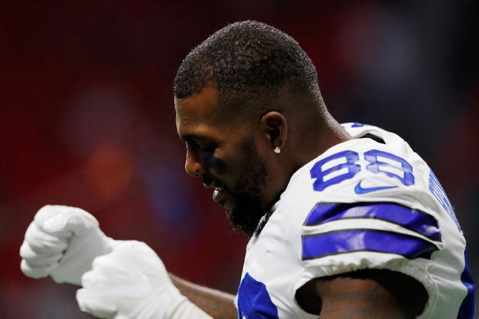 Wide receiver Dez Bryant can be a fantasy producer in 2018, but he needs the right landing spot. Yahoo fanalyst Liz Loza expains. (AFP Photo/Kevin C. Cox)