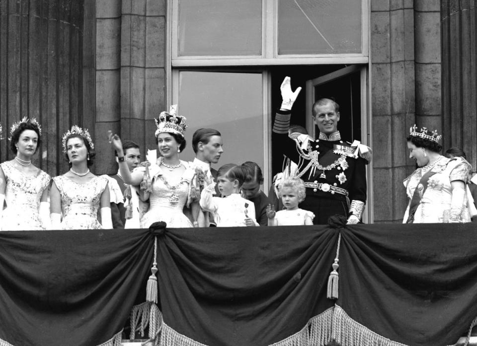 The Queen and the royal family appear on the balcony of Buckingham Palace to mark the coronation (1953 AP)