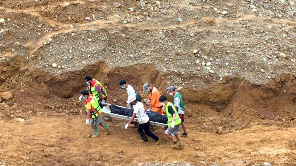 玉石礦區土石流導致至少32人罹難。（圖／翻攝自 推特@YeSoe91920267）