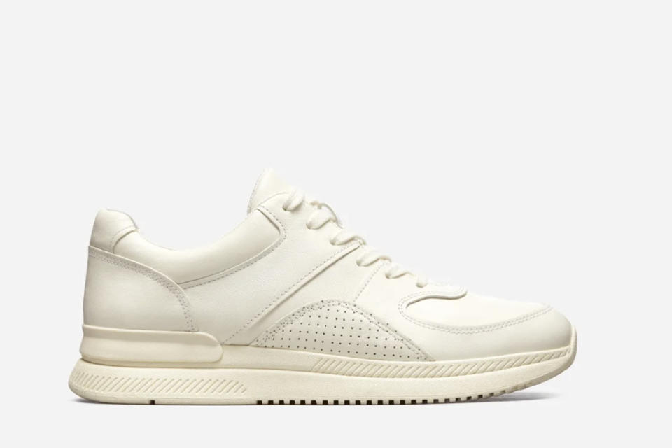 everlane sneaker, white sneaker trend, white sneakers