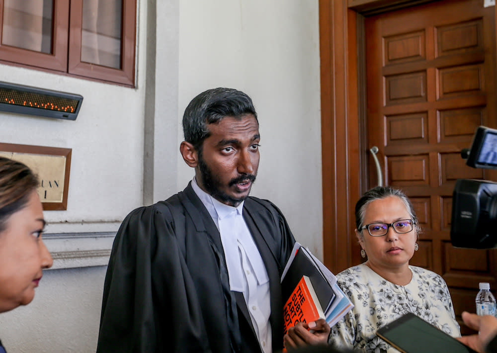 Lawyer Surendra Ananth speaks to reporters at the Kuala Lumpur Courts Complex August 27, 2019. — Picture by Firdaus Latif