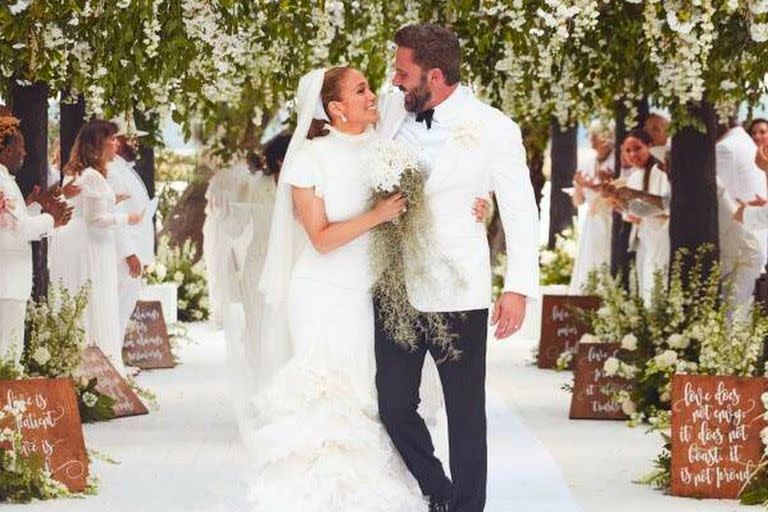 Jennifer Lopez y Ben Affleck tuvieron que pasar por varios obstáculos hasta llegar al momento de su boda