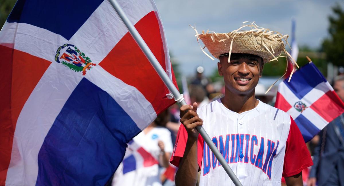 Dominican Festival draws thousands to Providence on a hot August day