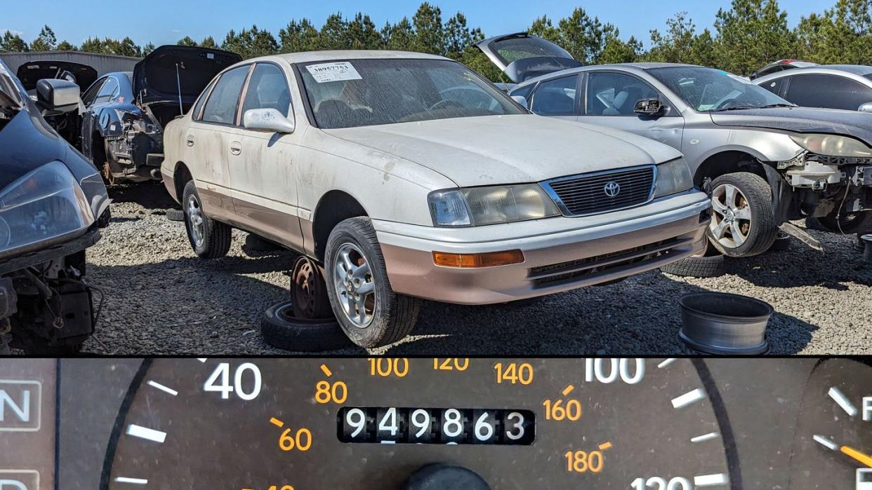 1996 toyota avalon with 949k miles in south carolina wrecking yard