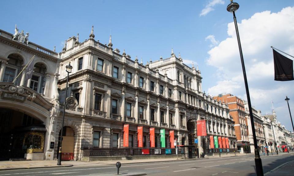 Exterior of he Royal Academy of Art in Piccadilly.