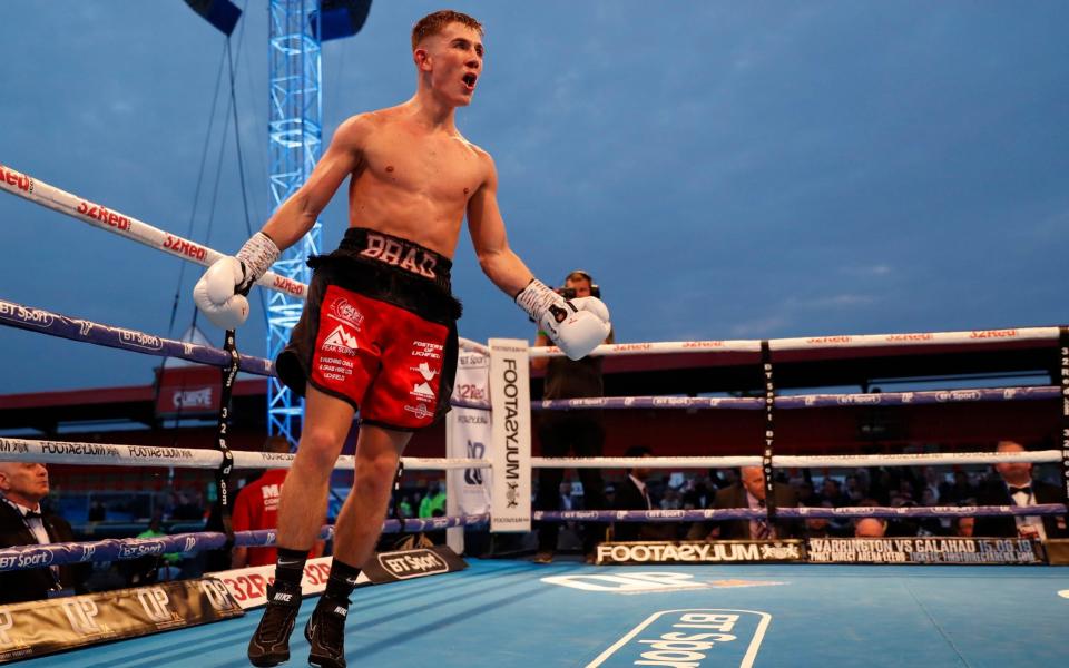 Brad Foster celebrates knocking out Ashley Lane in 2019 - Getty Images