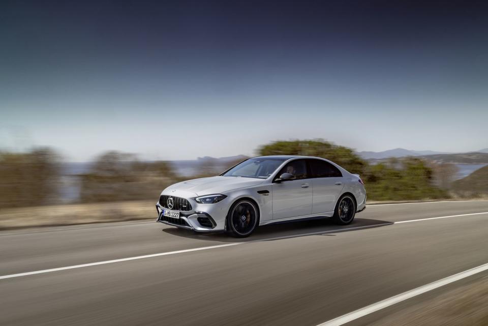 <p>In addition to the engine, a 400-volt electrical system with an AMG-designed 6.1-kWh battery powers a permanently excited synchronous electric motor integrated into the rear axle with its own two-speed transmission and an electronically controlled limited-slip differential.</p>