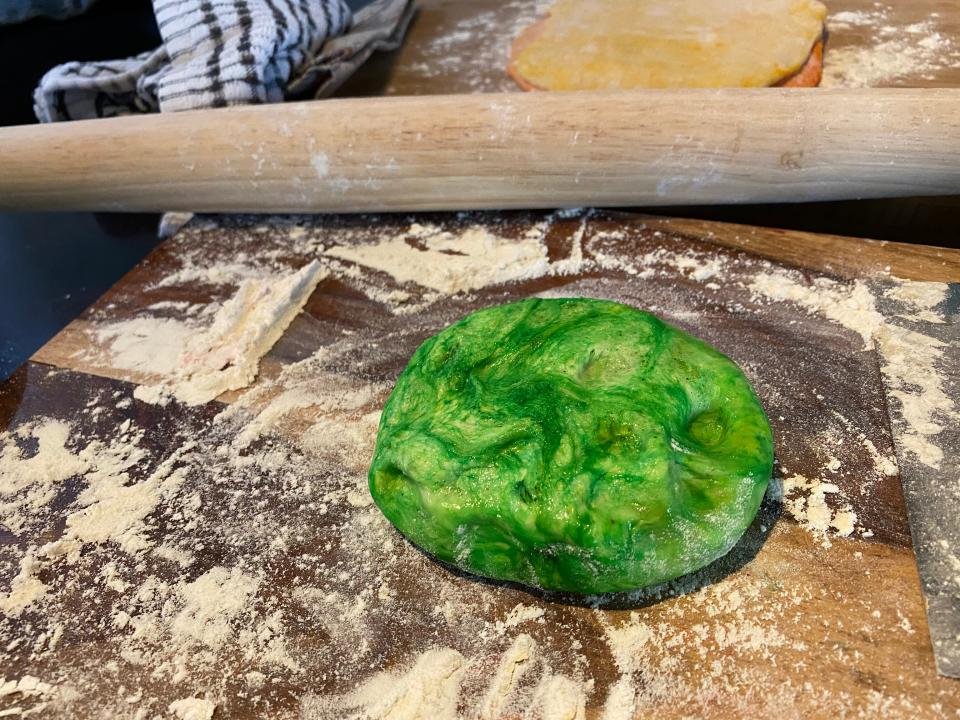 Rainbow Bagels 6 green dough