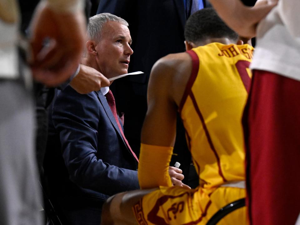 Former USC head coach Andy Enfield talks to his team during a timeout against Utah in February. Enfield, a Shippensburg native, was named the head coach at SMU on Monday.