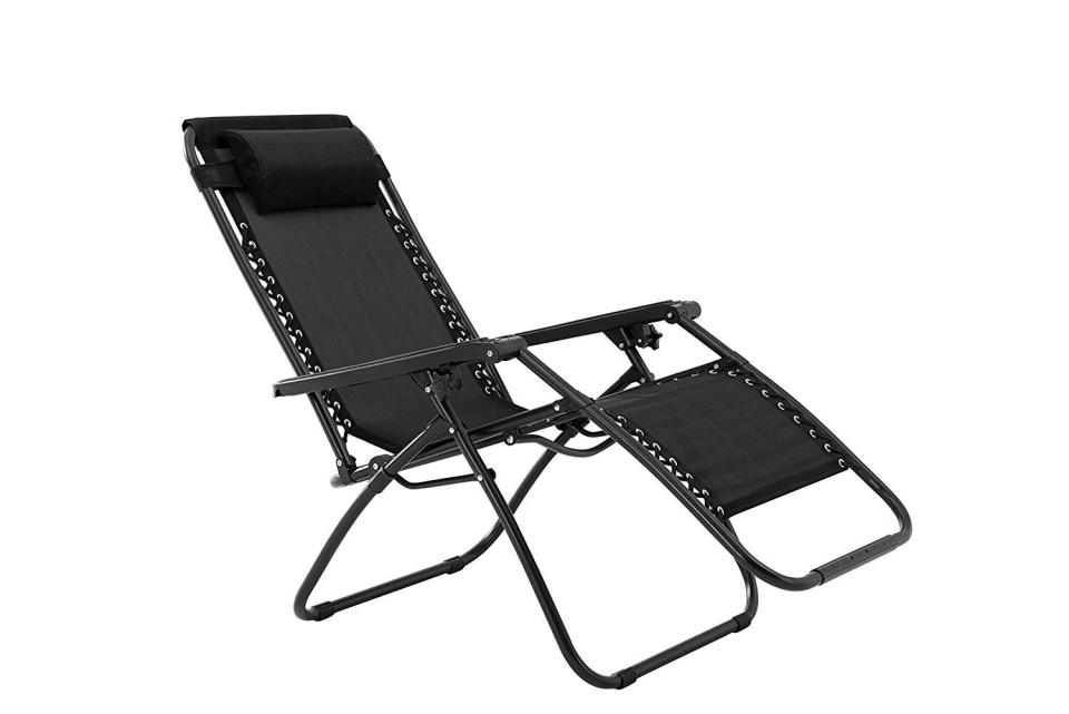 Sunjoy Zero Gravity Chair in TK. (Photo: Amazon)