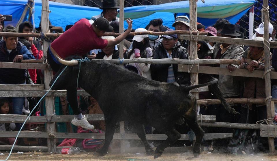 APTOPIX BOLIVIA-FIESTA TAURINA (AP)