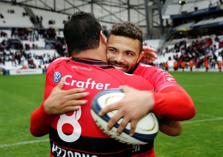 Rugby Union - RC Toulon v Leinster Rugby - European Rugby Champions Cup Semi Final - Stade Velodrome, Marseille, France - 19/4/15 Toulon's Bryan Habana celebrates at the end of the match with Chris Masoe (L) Action Images / Paul Childs