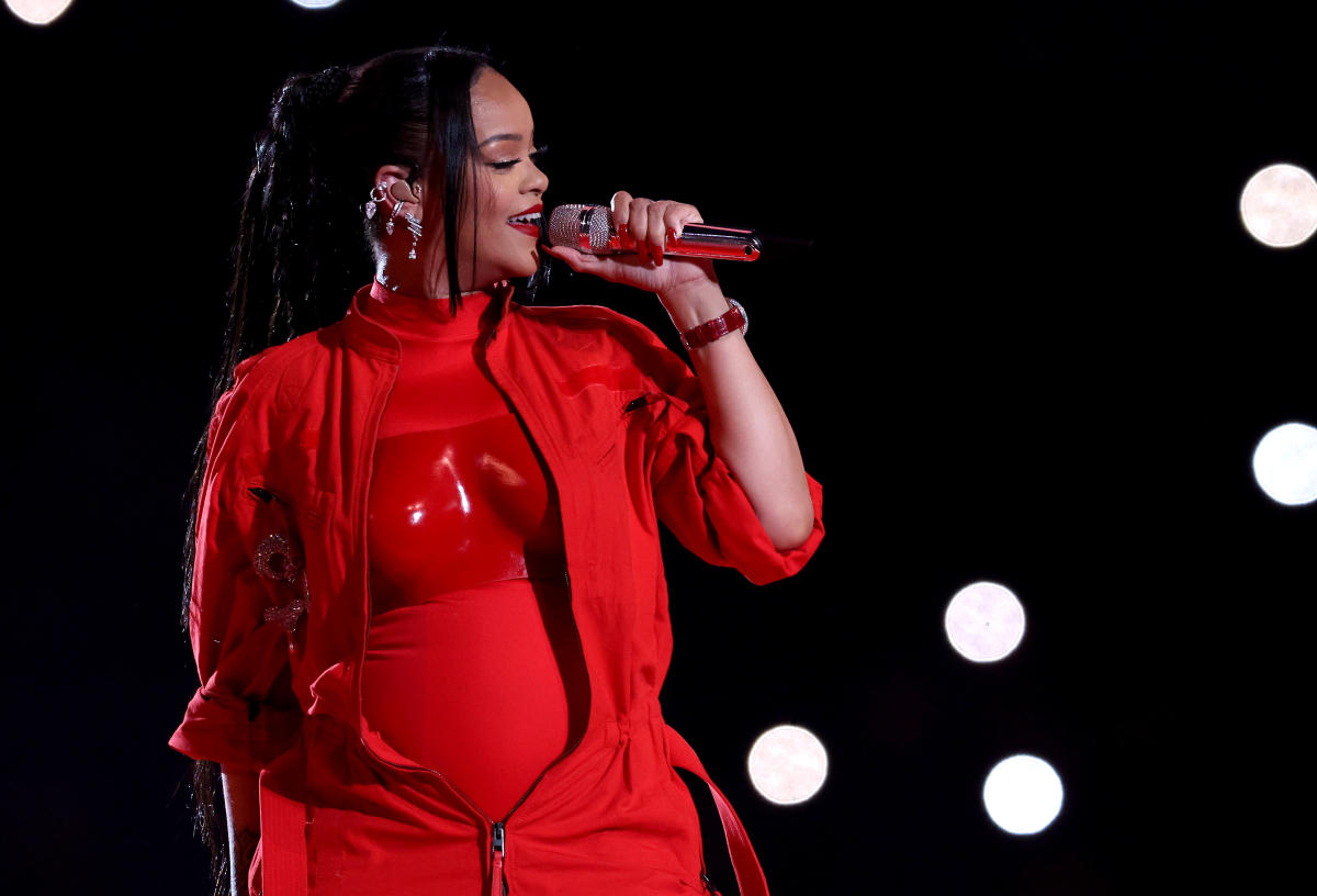 Rihanna to Perform at Super Bowl 57 Halftime Show in February – TVLine