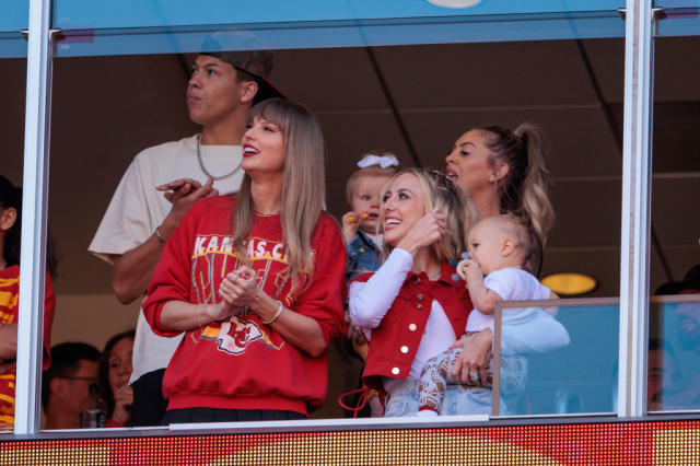 Taylor Swift Embraces High-low Dressing in Vintage Ellie Mae Studios  Sweatshirt and Cartier Necklace at Kansas City Chiefs Game With Travis Kelce