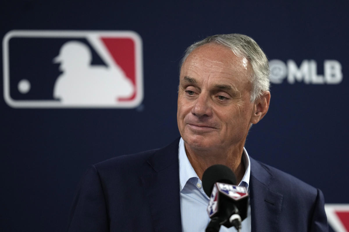 Photo of MLB-Kommissar Rob Manfred bestätigt, dass diese Amtszeit seine letzte sein wird – und scheint zu signalisieren, dass A's-Fans beginnen, den Giants anzufeuern