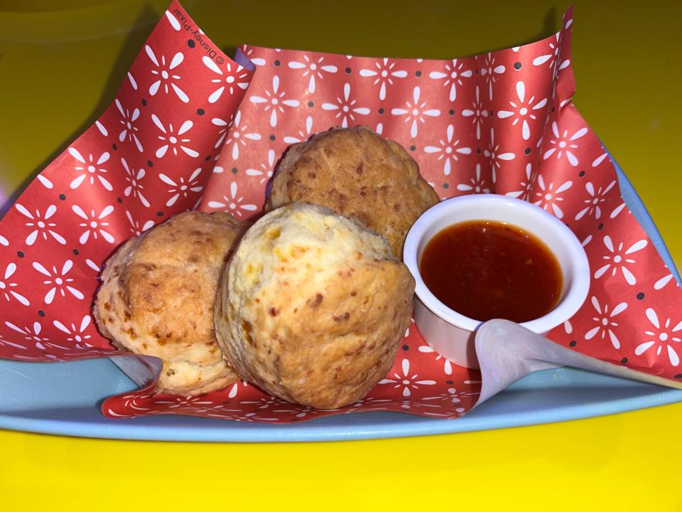 basket of cheddar biscuits and jelly from roundup rodeo bbq at hollywood studios