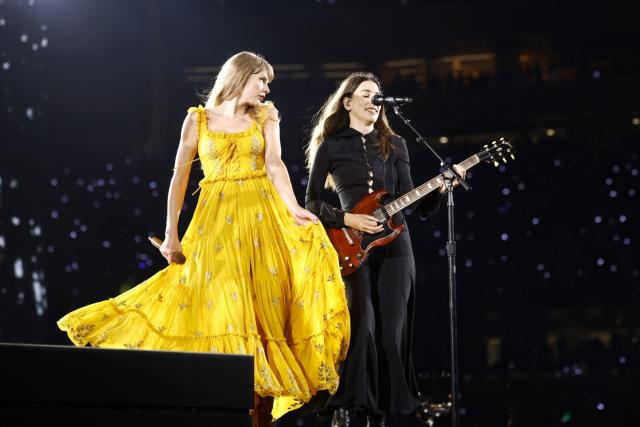 How to watch the Taylor Swift SoFi concert from your sofa - Los Angeles  Times