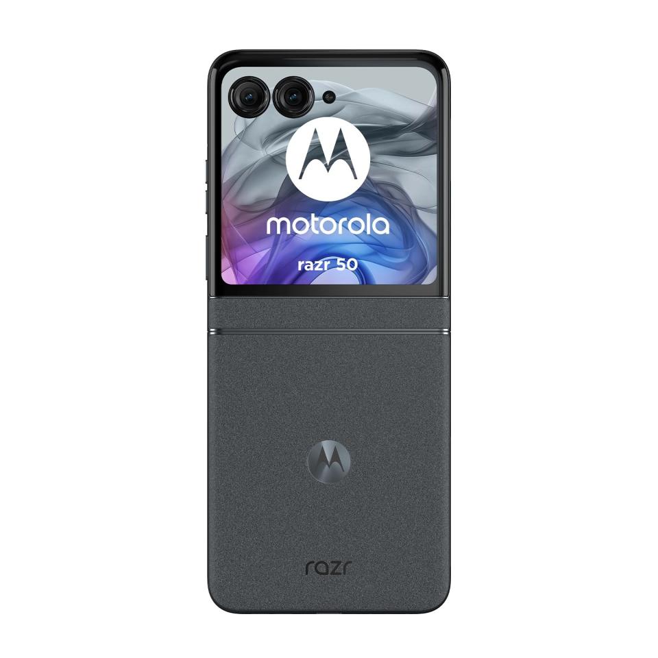 <p>Alleged leaked product images of Motorola’s 2024 foldable phone.</p> 