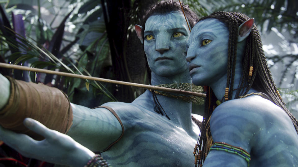 ARCHIVO - En esta imagen proporcionada por 20th Century Fox Jake Sully, interpretado por Sam Worthington, izquierda, y Neytiri, interpretadad pod Zoe Saldaña en una escena de la película de 2009 "Avatar" (Foto AP/20th Century Fox, archivo)