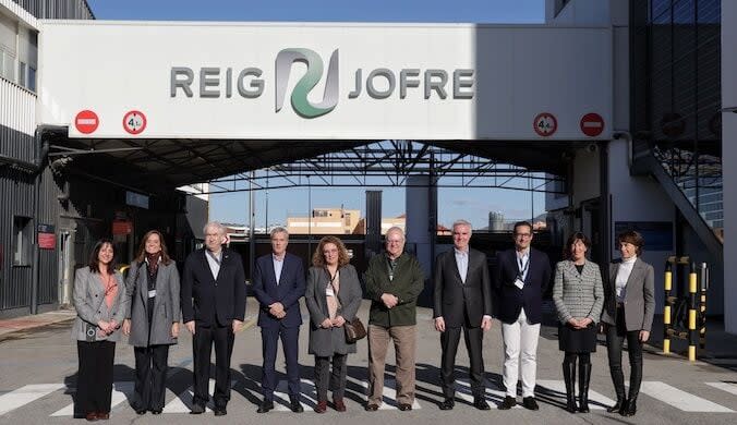 La diputada Inés Granollers y el senador Joan Josep Queralt visitan la planta de Reig Jofre