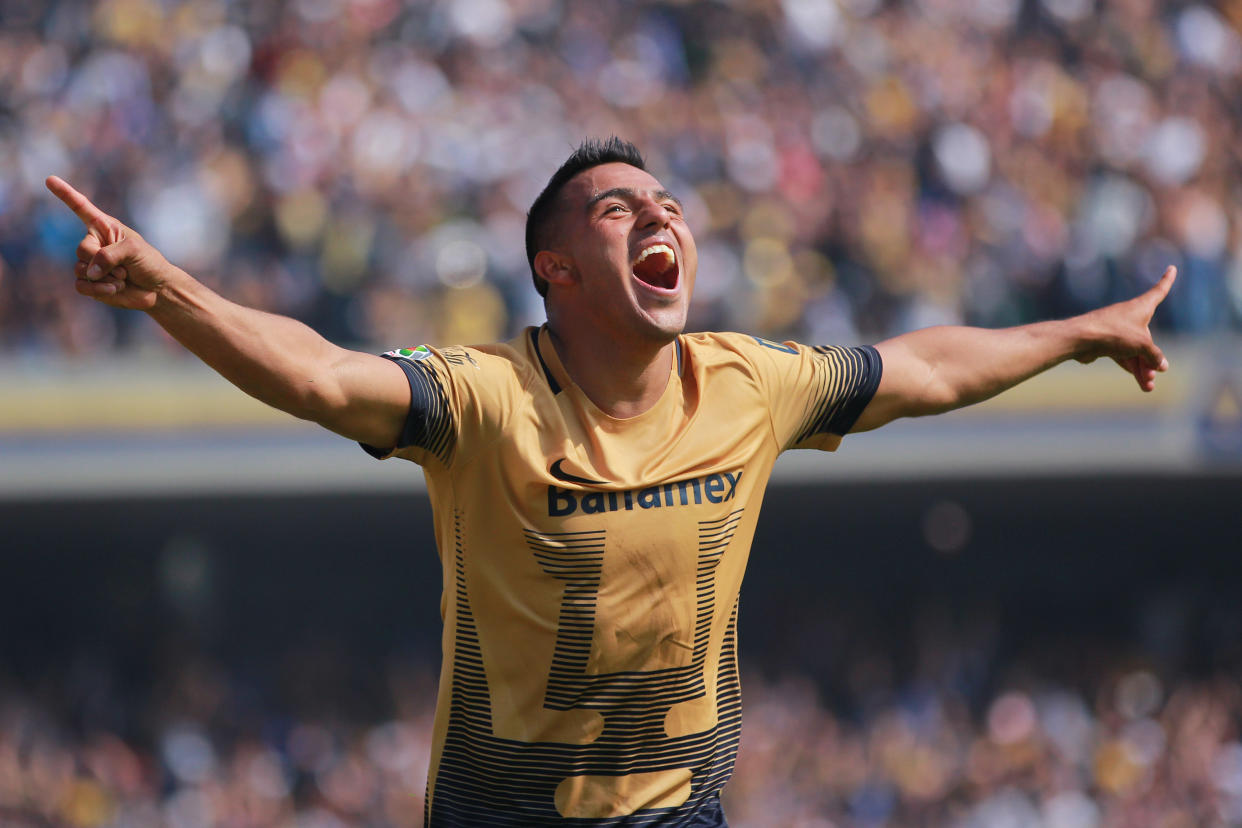 Javier Cortés celebra el gol con el que América quedaba eliminado de la liguilla en el Apertura 2015. / Foto: Jam Media