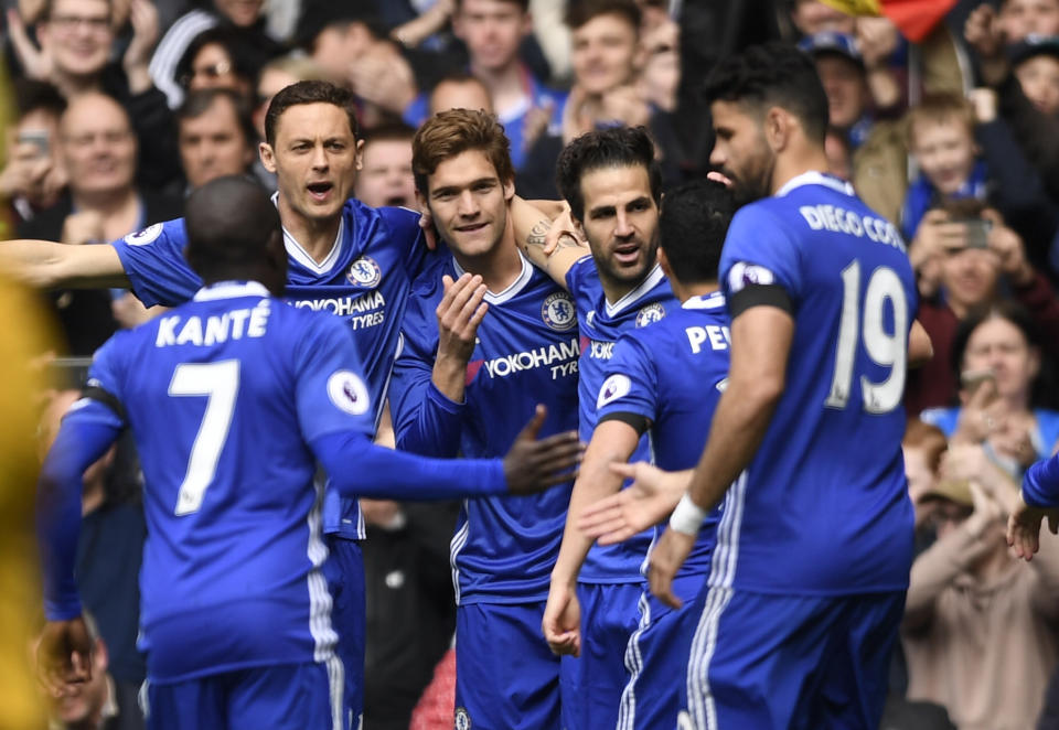 <p>Britain Soccer Football – Chelsea v Crystal Palace – Premier League – Stamford Bridge – 1/4/17 Chelsea’s Cesc Fabregas celebrates with team mates after scoring their first goal Action Images via Reuters / Tony O’Brien Livepic EDITORIAL USE ONLY. No use with unauthorized audio, video, data, fixture lists, club/league logos or “live” services. Online in-match use limited to 45 images, no video emulation. No use in betting, games or single club/league/player publications. Please contact your account representative for further details. </p>