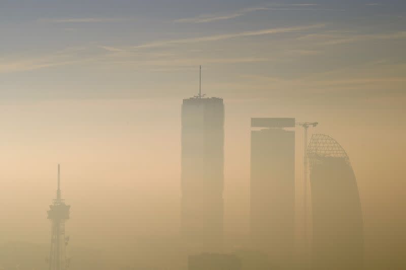 Fog and smog in Milan