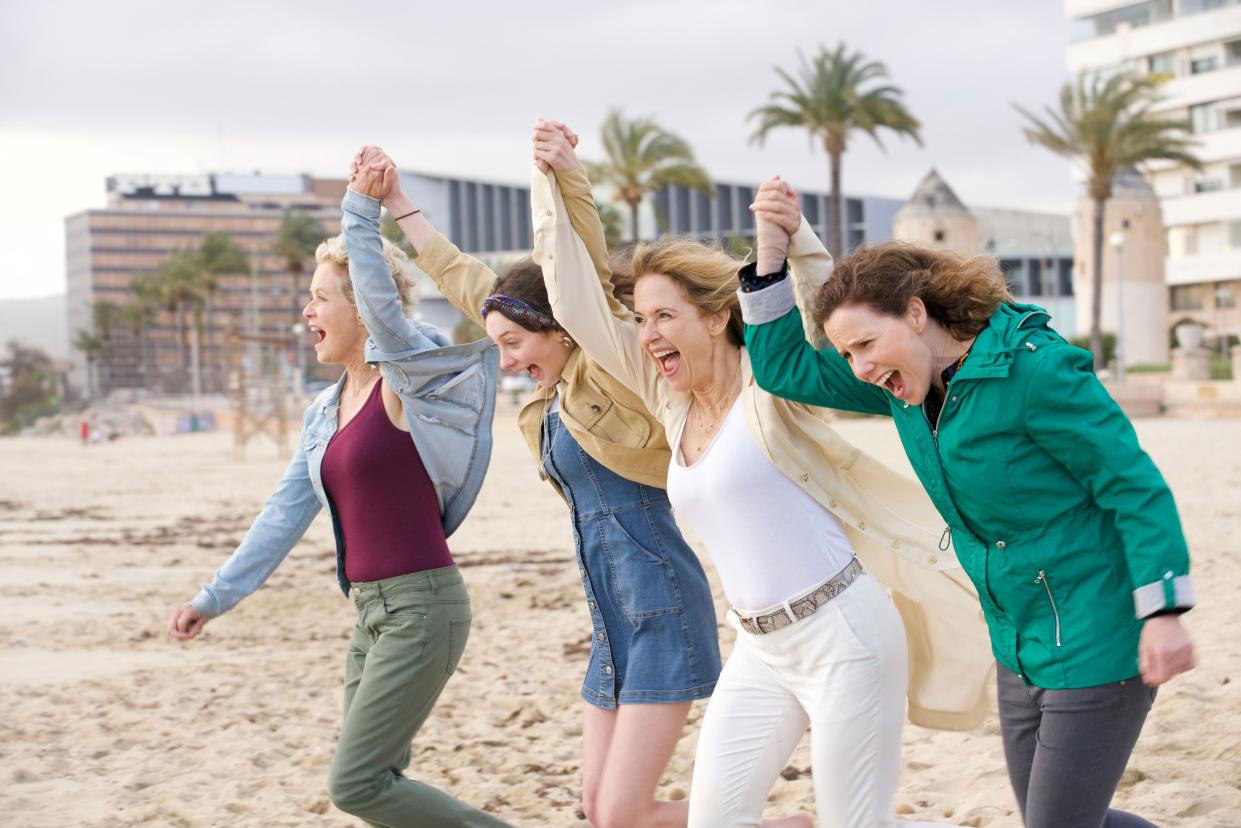 From l to r: Jenny Seagrove, Elizabeth Dormer-Phillips, Preston and Sally Phillips in a scene from Off the Rails (Photo: Christopher Raphael /© Screen Media Films /Courtesy Everett Collection)