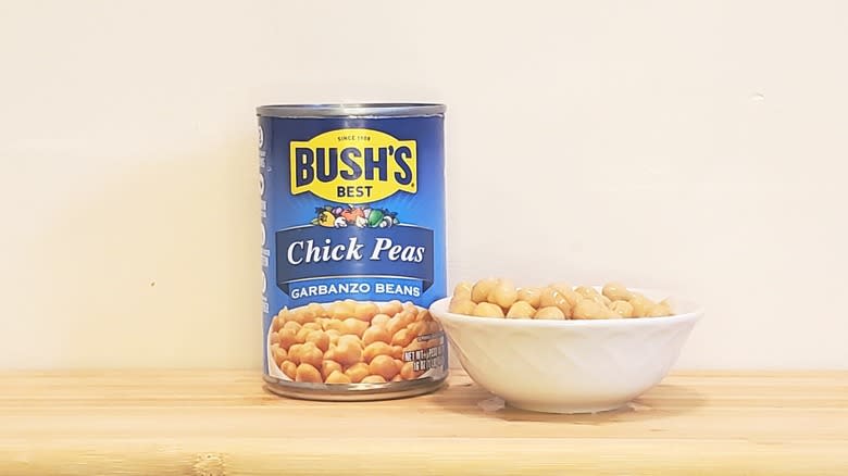 Bush's Best chickpeas can bowl