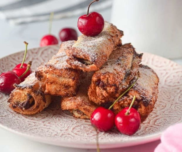 <p><a href="https://forktospoon.com/air-fryer-cherry-and-nutella-stuffed-french-toast/" rel="nofollow noopener" target="_blank" data-ylk="slk:Fork To Spoon;elm:context_link;itc:0;sec:content-canvas" class="link ">Fork To Spoon</a></p>