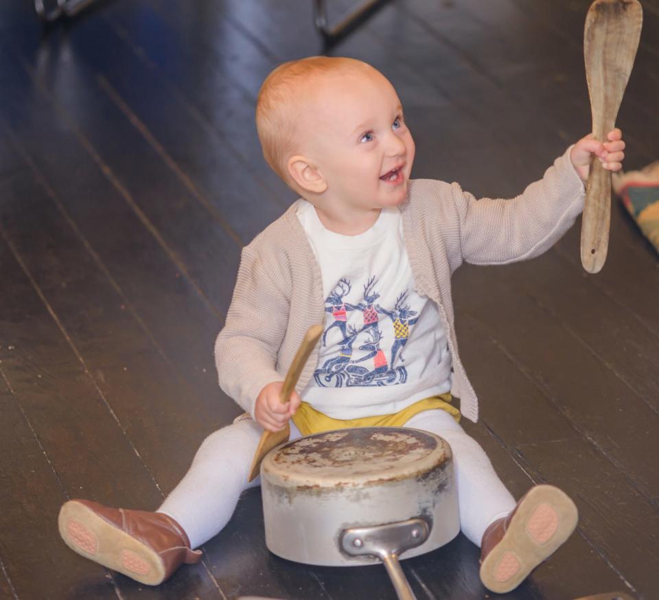 new year's traditions banging pots and pans