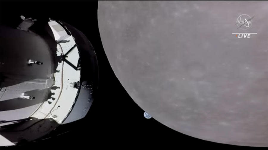 Two images from a camera mounted on one of the Orion spacecraft's solar arrays show the capsule's view a few minutes before passing out of view on the far side of the moon, cutting off contact with flight controllers. / Credit: NASA TV