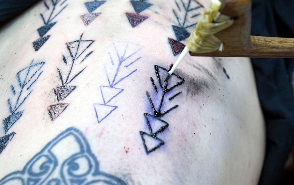 Researchers now believe the hand-tap form of tattooing might have been used to create bodyart on \u00d6tzi the Iceman