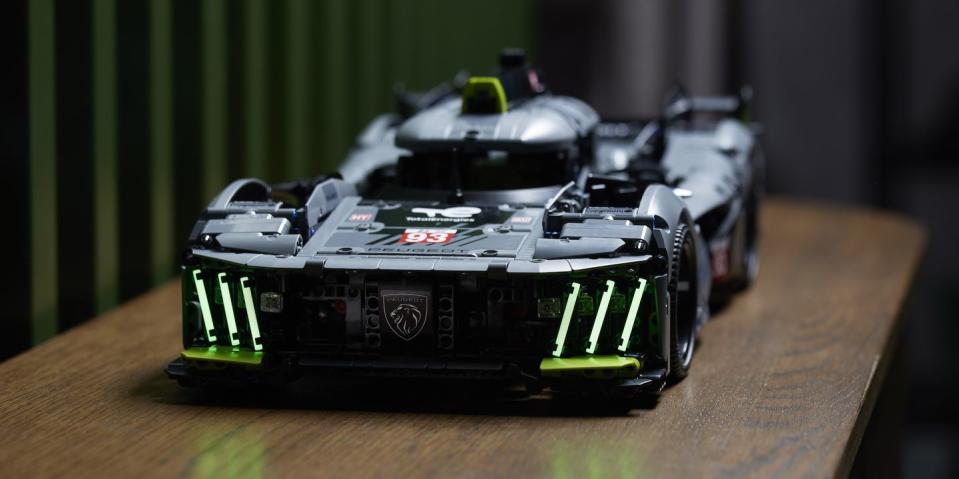 lego technic peugeot 9x8 24h le mans hybrid hypercar