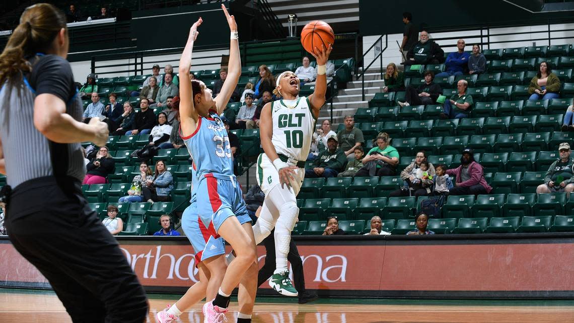 Dazia Lawrence is the fourth player to commit to Kentucky as a transfer since Kenny Brooks took over as head coach in late March. Lawrence joins Georgia Amoore (Virginia Tech), Clara Strack (Virginia Tech) and Teonni Key (North Carolina). Sam Roberts/Charlotte Athletics