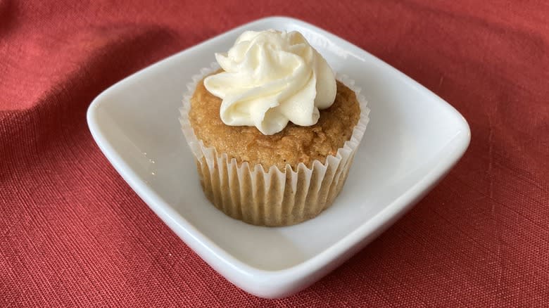 carrot cake mini-cupcake