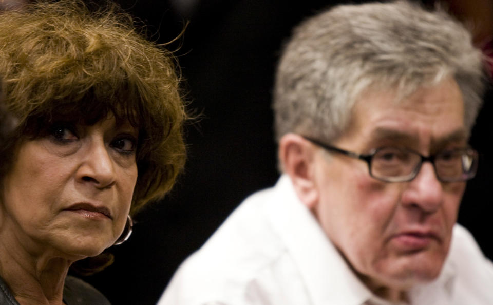 Cristina Pacheco y José Emilio Pacheco en una conferencia en honor del escritor tras ganar el Premio Cervantes en 2009, en Guadalajara, Jalisco. (Photo by Gerardo Zavala/Jam Media/LatinContent via Getty Images)