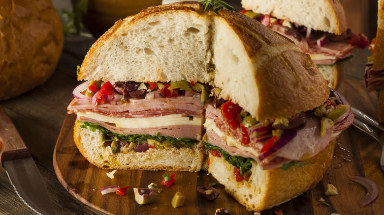 Muffuletta sandwich