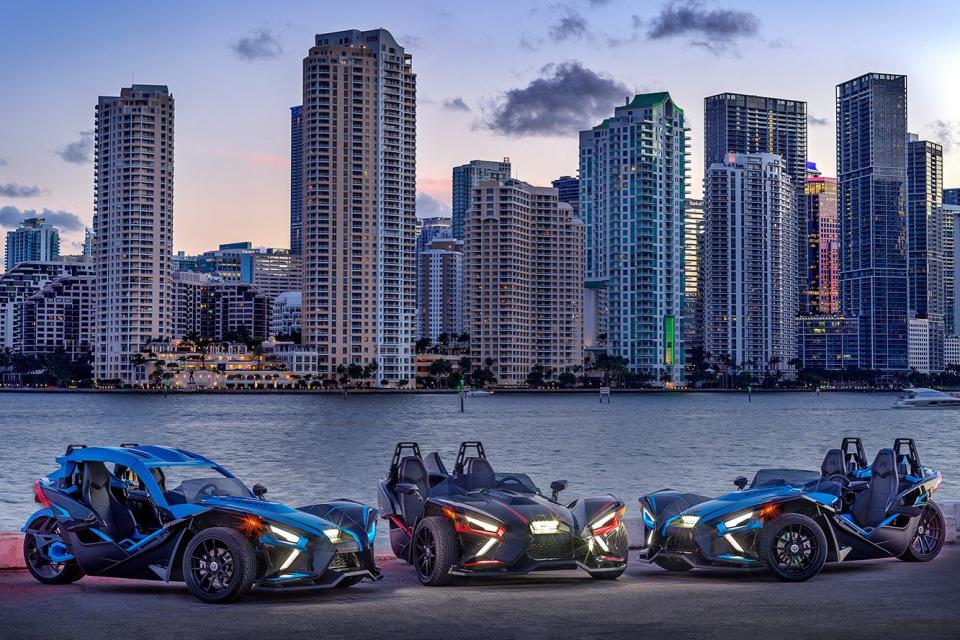 <p>2020 Polaris Slingshot R</p>